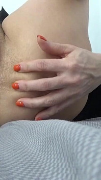 Mature Se Masturbe Avec Une Machine