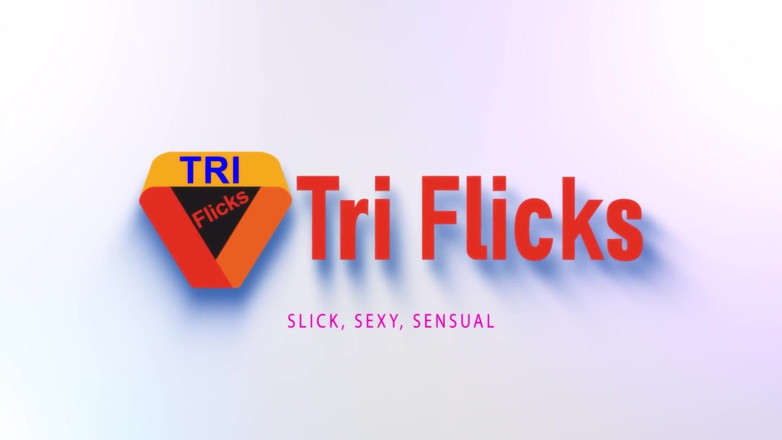 Triflicks: Garmi Stagione. Scena lesbica con zoya Rathore e Aysuhi Bhowmick