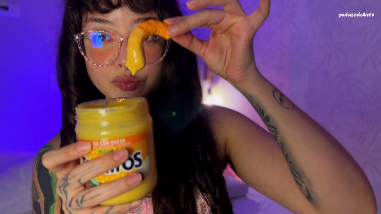 Pedazodchicle: Gantess Lets You See His Chewed Food and Burps