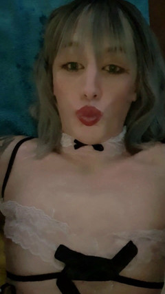 Skinnyminxx_xd: Sissy Služka dělá nepořádek