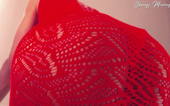 Shainyz Morningstar: Vestido vermelho, bunda, paus, diversão