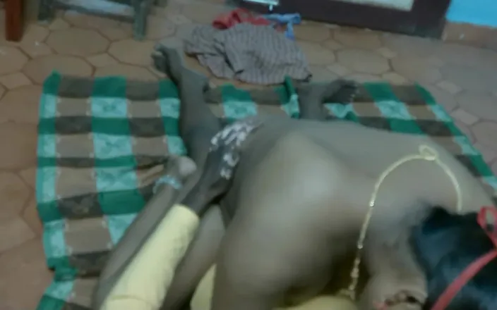 Machakaaritamil: Tamil Couples on Video Call While Fucking Showing Everything to...