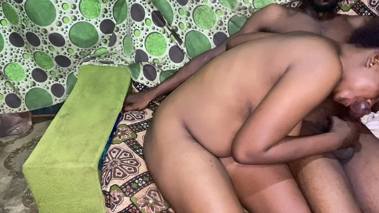 Showkee: I Fuck Her and in Her Pussy