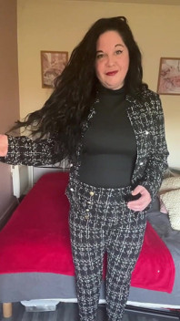 Vă rușinez pe toți cu eleganță