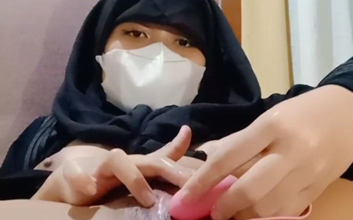 Jilbab69: 我累了回家但很饥渴，我该怎么办？