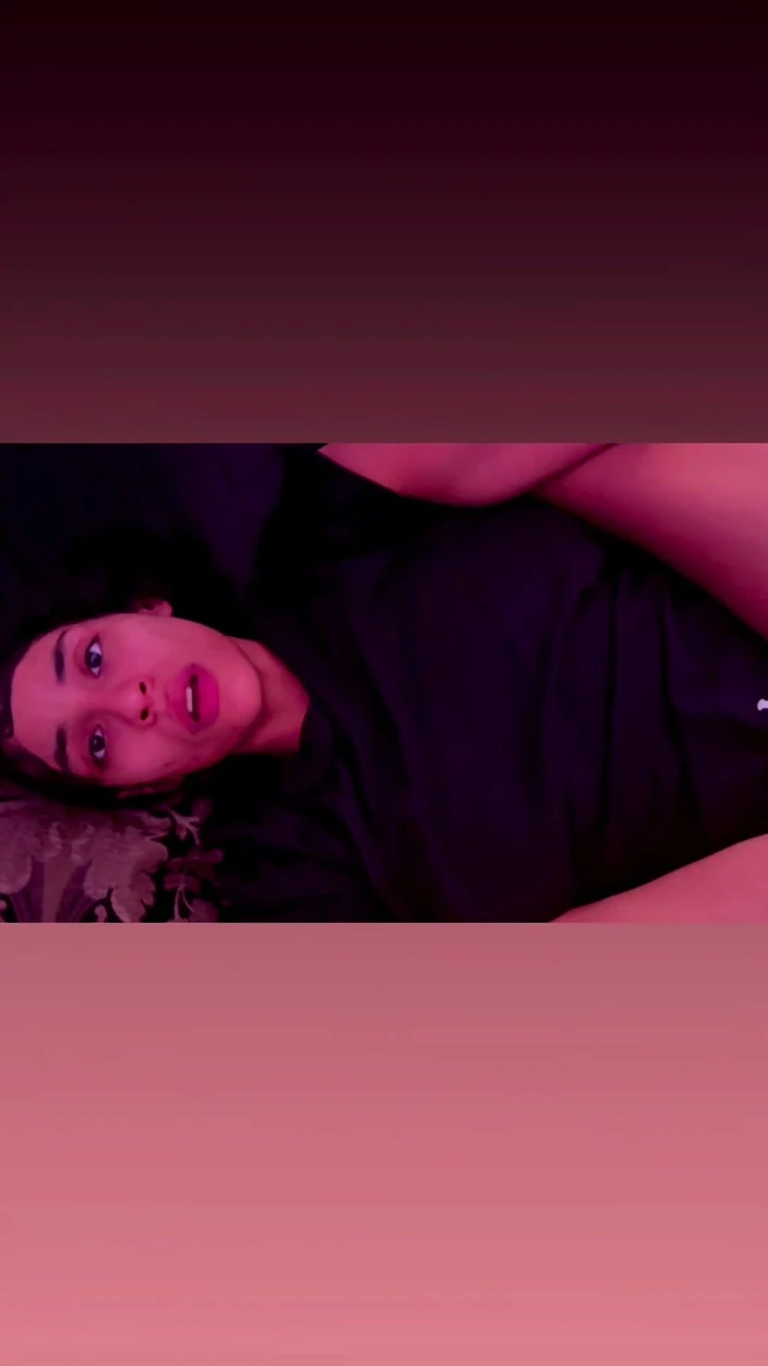 Hineydipp73: Сосет хуй и скачет, подборка