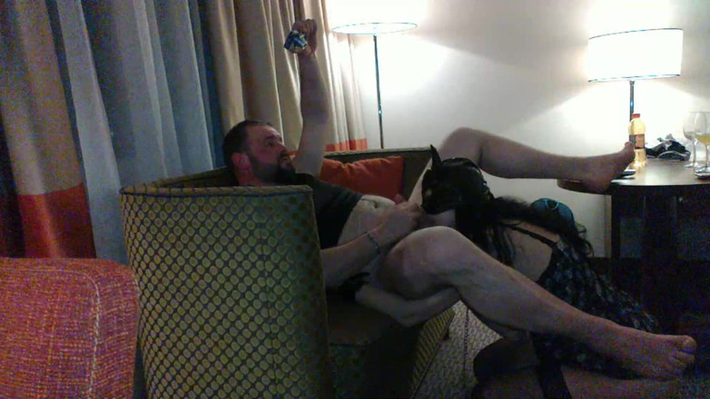 Toilet Mommy: Benutze Einfach Ihre Kehle, Dann Komm Auf Ihr Gesicht