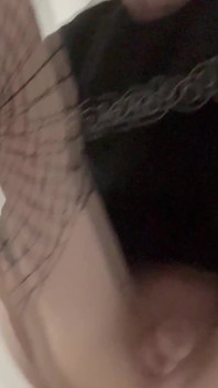 Twink zkouší fisting