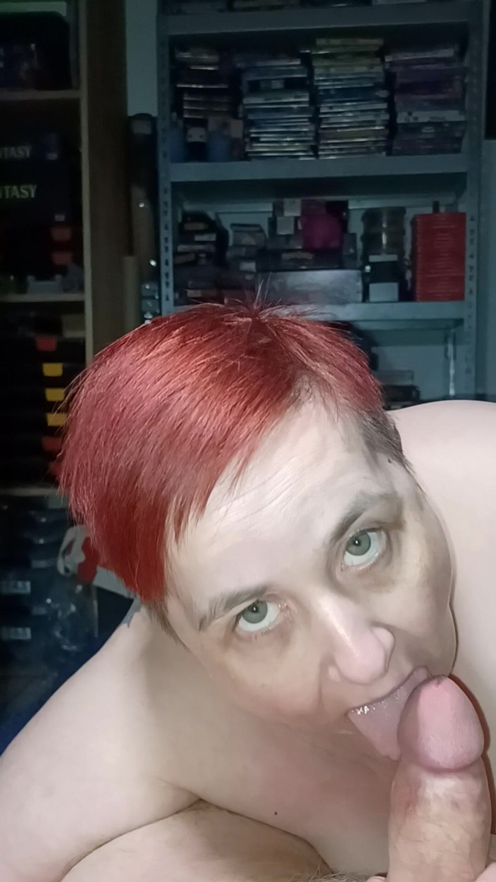 Theotryl Karcelyne: Karcelyne majikannya