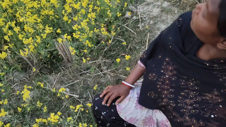 Sexydebart: Took the neighbour's sister-in-law to the mustard field