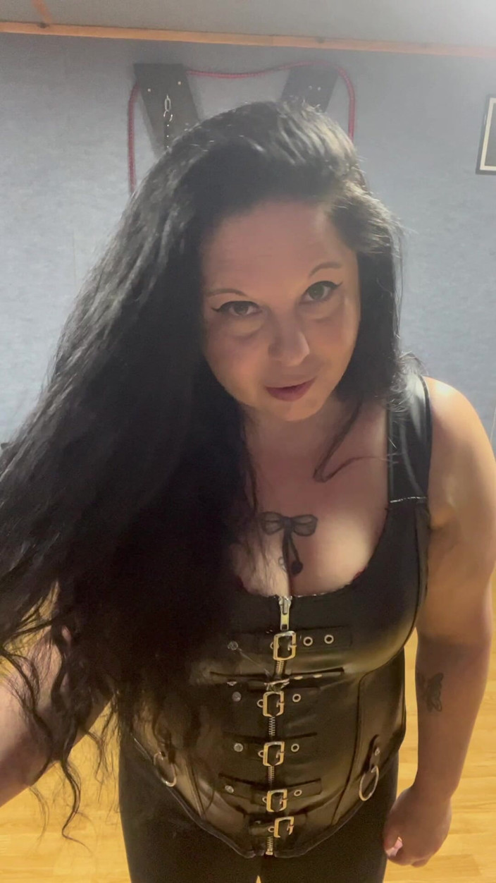Maitresse Clara: Пані Клара і її батіг