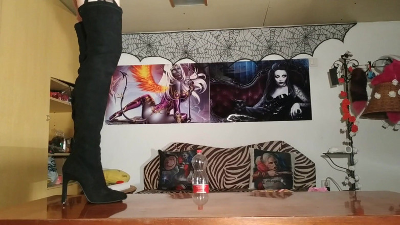 Beth Kinky: Andando com minhas botas de joelho - Beth Kinky