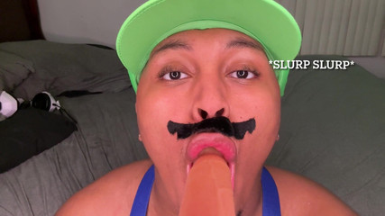 Geekb00ty 18+: Mise Luigi Dong