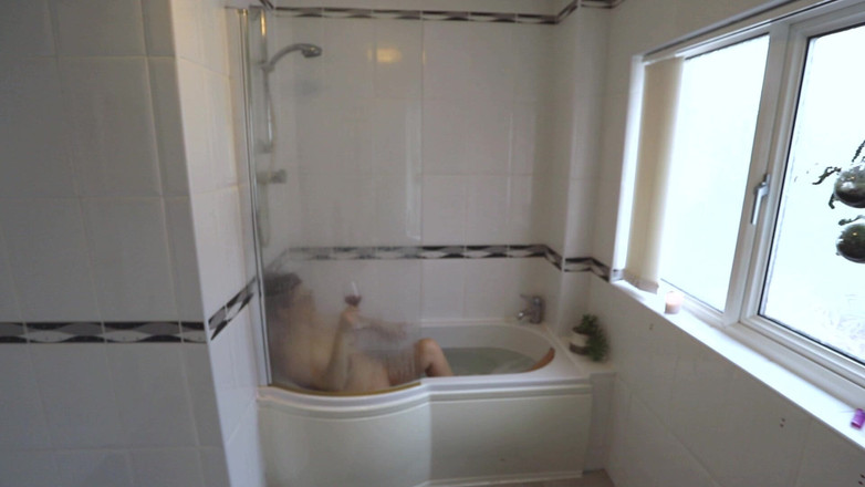 Countess diamond: Watch Me Bathe