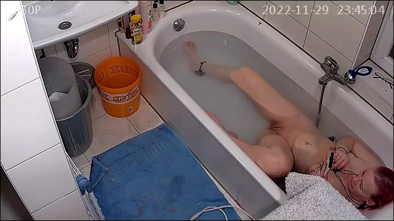 KittieNoOne: Caught in the Tub (pt. 2)
