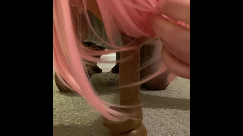 MadisonCD2025: Sissy Travestito in abito attillato e calze alte alla coscia...