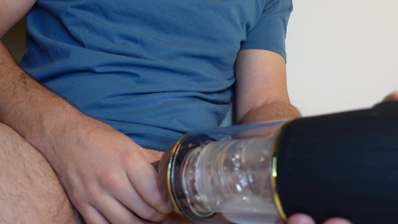 ItsTim247: Мягкая до полу-игра с большим вращающимся вибратором соблазняет ручной порцией спермы