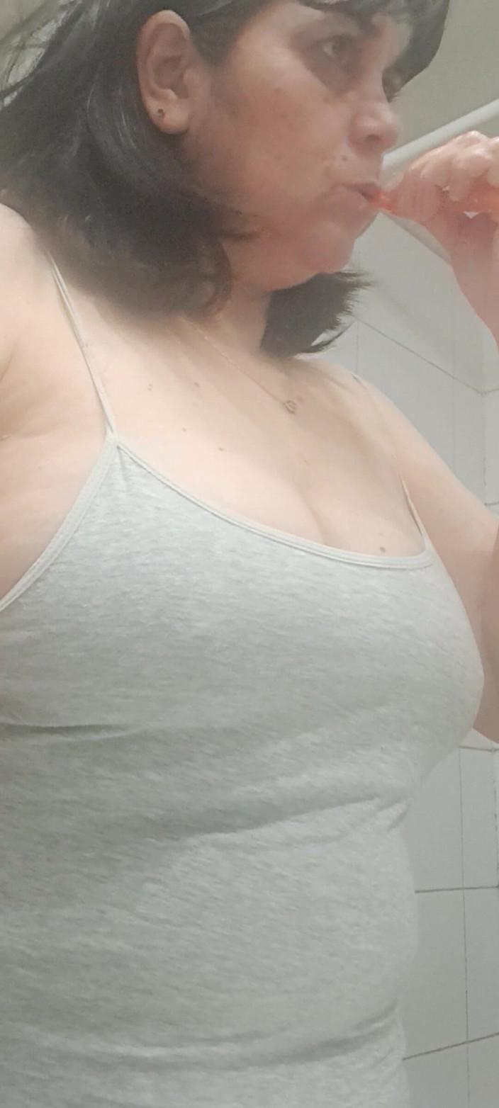 Mommy big hairy pussy: 口中的意大利面