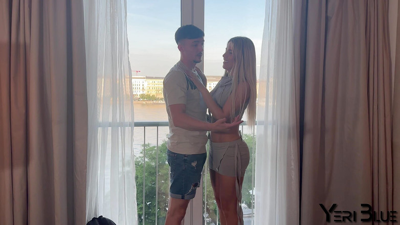 Yeri Blue: Cattura la mia ragazza che mi tradisce con la mia...