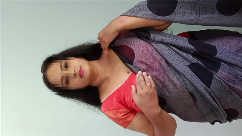 Indian Disha: Desi indická nevlastní sestra se šťavnatými velkými prsy chtěla vzít mi...