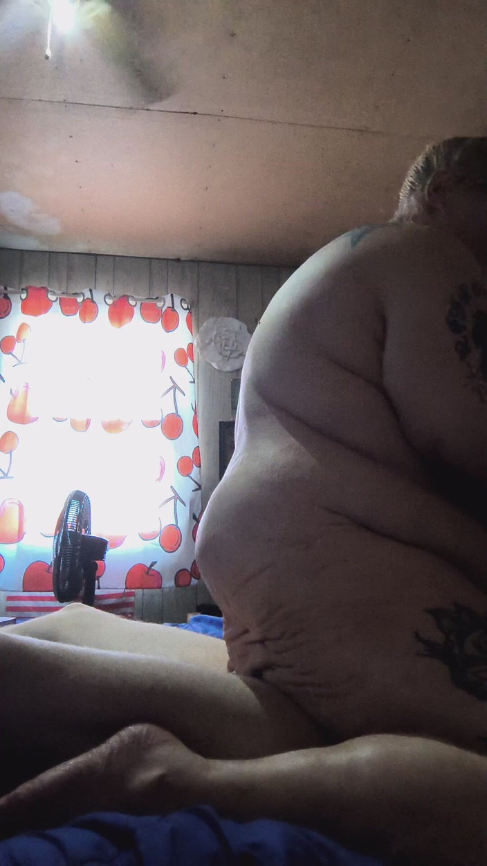 HerculesnVENUS: 上に乗って、あのチンコを濡らしてもいい?