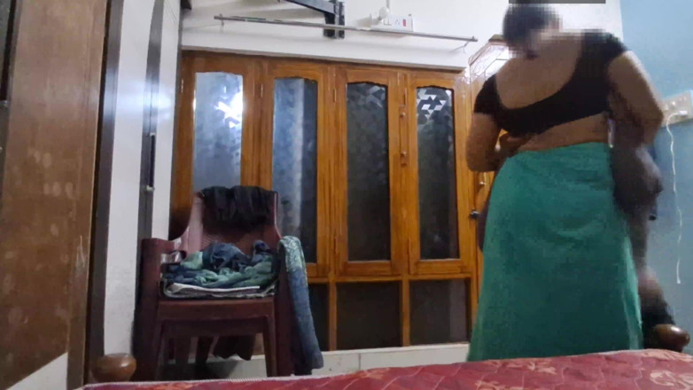 Sexy sindu: Hintli evli kadın sari içinde seks yapıyor