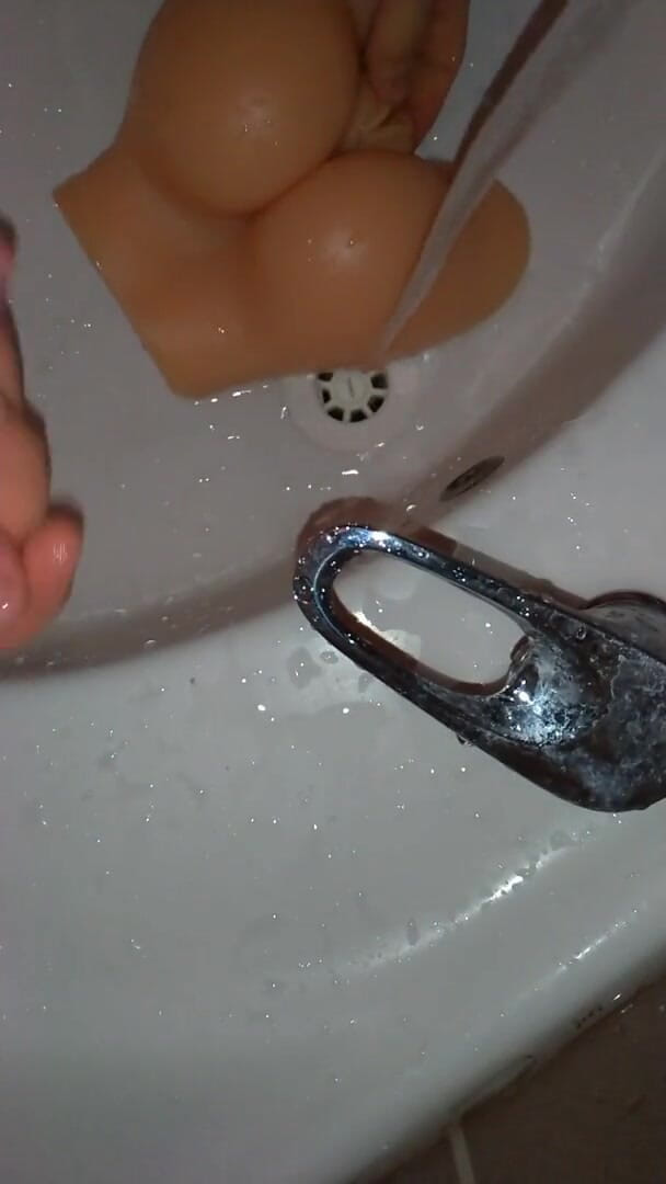 Kadir Reis: Cum să curățați jucăria sexuală