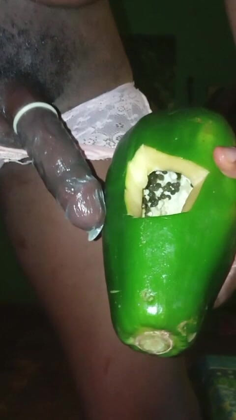 Africatrans: Lady Boy pieprzyć wielki dildo