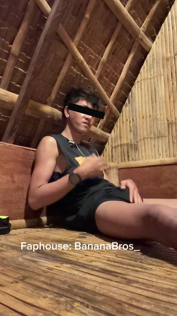 Banana bros: Jerking in the Hut While My Friends Are Gone