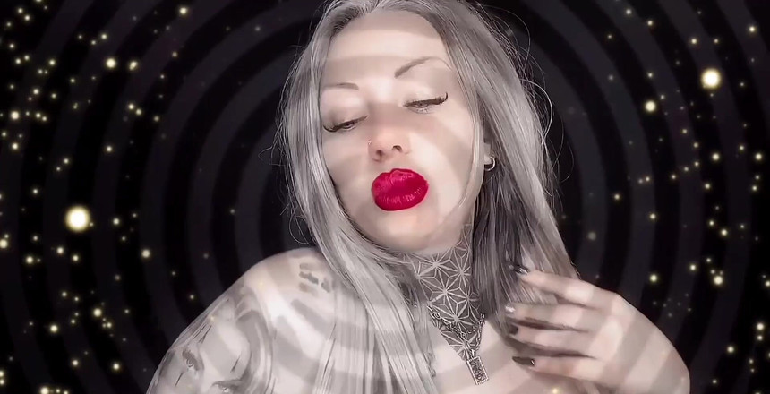 Goddess Misha Goldy: 渴望我的嘴唇的每日修复！第9部分 我的嘴唇对你的大脑、鸡巴和钱包的力量是不可逆的。