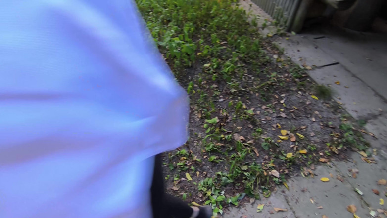 Bouncy Tits Action: Zeer harde tieten slaan in de hut