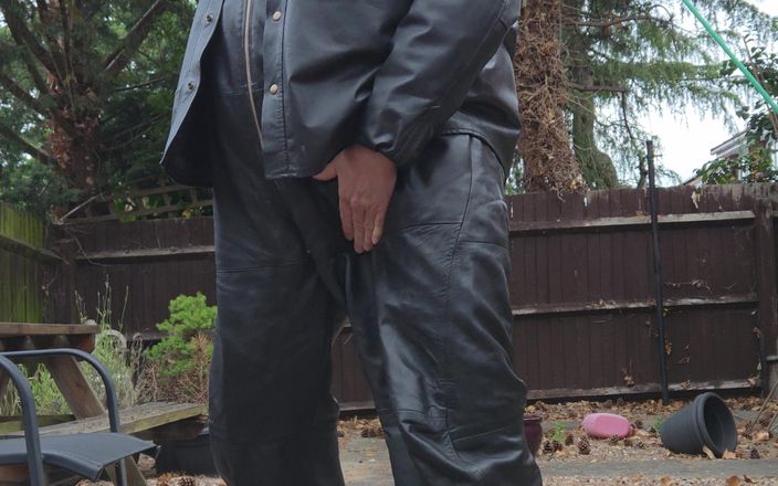 Leatherman63: Cuir tôt le matin