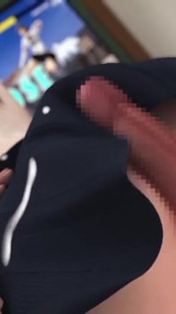 JAV 18岁女学生在那里的时候和她的好朋友给她的男友戴绿帽！