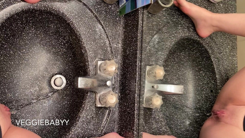 Veggiebabyy: Einen tag lang in mein waschbecken pinkeln