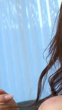 Schicke japanische MILF hilft männern für heißen sex und heiße creampies