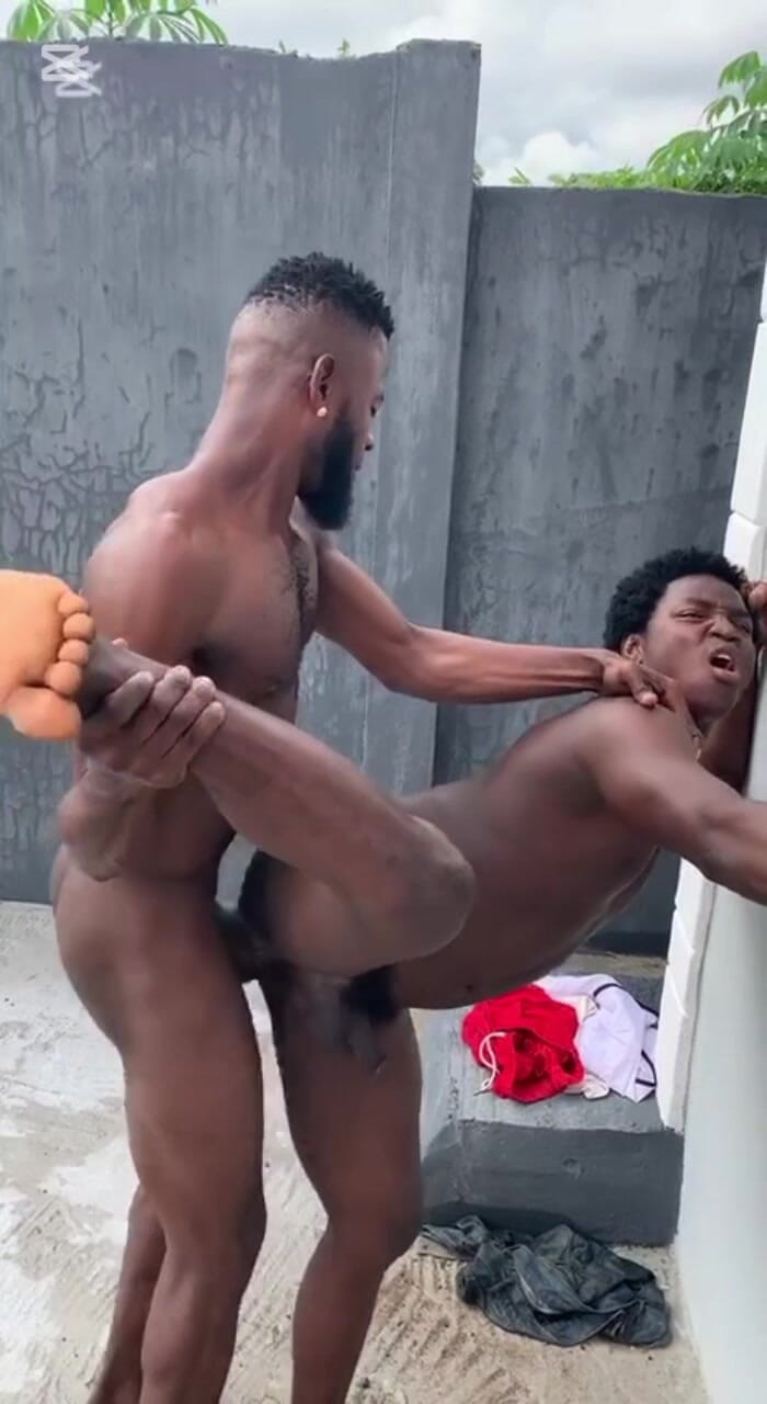 Sassypussyy: 흑인 대물 자지에게 따먹히는 핫한 밀프