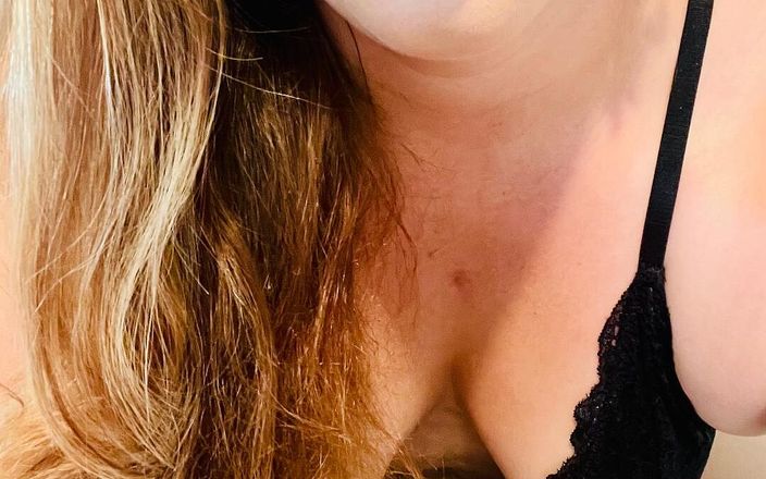 SouthernBellSmoker: Seksowna Latina Vapes w czerni