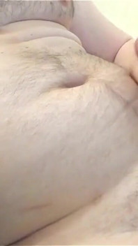 Dlouhé video masturbace a lemování kořisti dělá precum a velký výstřik