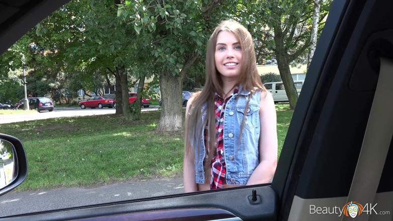 Teen Mega World: Real beauty got her pussy drilled in car