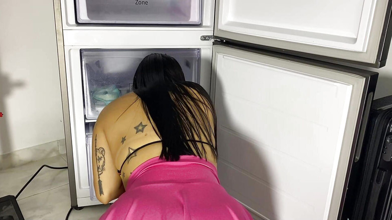 irina69star: 청소하는 동안 녹음할 수 있는 메이드