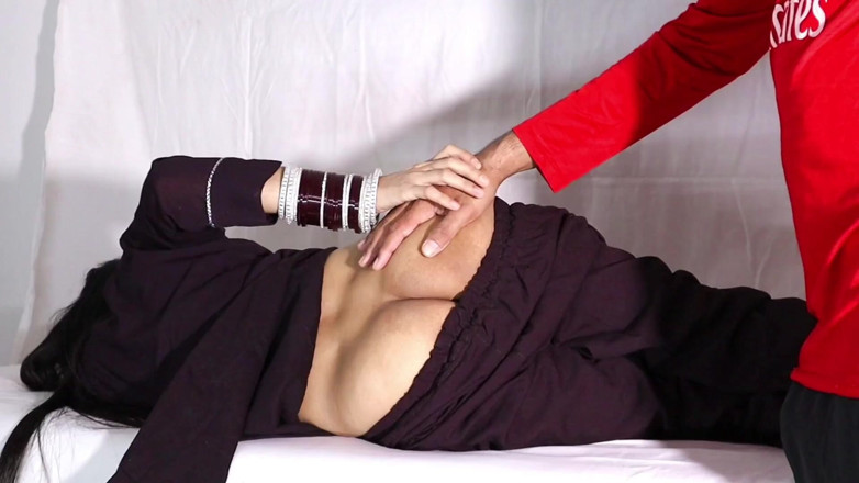 Desifilmy45: Muskan bhabhi se fait baiser par un docteur, vidéo complète...