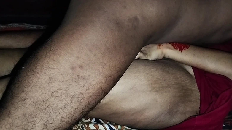 Deshi women: Очень симпатичная индийская сексуальная домохозяйка муж, и сексом наслаждается очень симпатичной сексуальной дамой