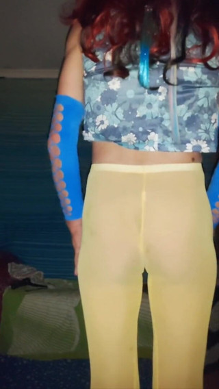 Lizzaali: Parte 1. Pequeno vestido de flores azuis e meia-calça