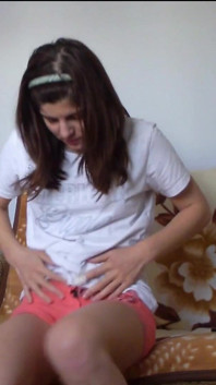 Full Bladder Teen Tries to Hold Her Pee