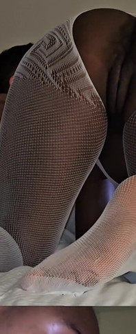 Mulut dan memek karma si gadis remaja kulit hitam dientot habis-habisan
