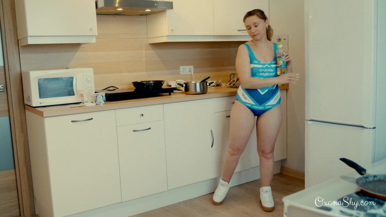 MILF Oxana: Oxana ka paak sho - Sweet Oxana