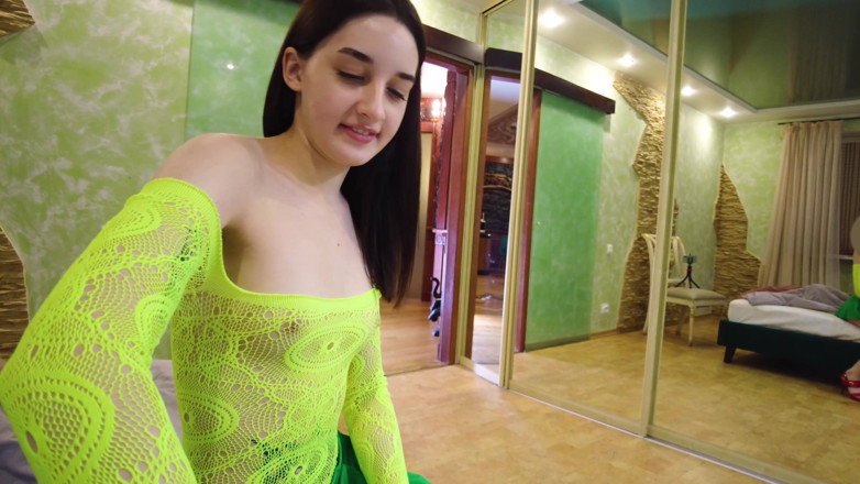 LoveHomePorn: Memek cewek nakal ini dientot habis-habisan sama pria tua gemuk