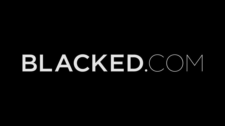 Blacked: BLACKED - Mia Malkova adora il bbc nel primo IR