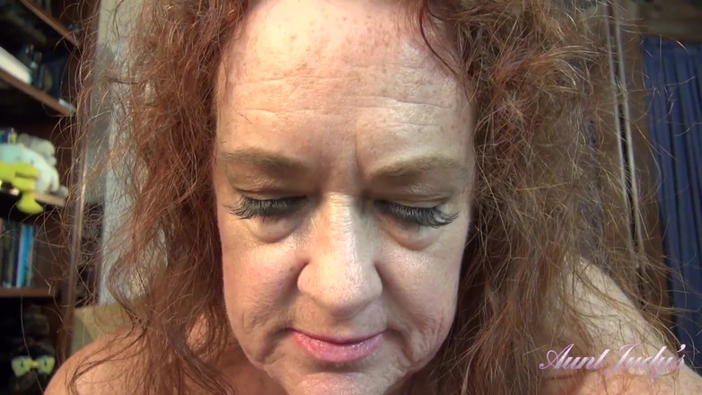 Aunt Judy's: Auntjudys - azgın olgun üvey teyzen Bayan Ginger seni mastürbasyon yaparken yakalıyor (pov)