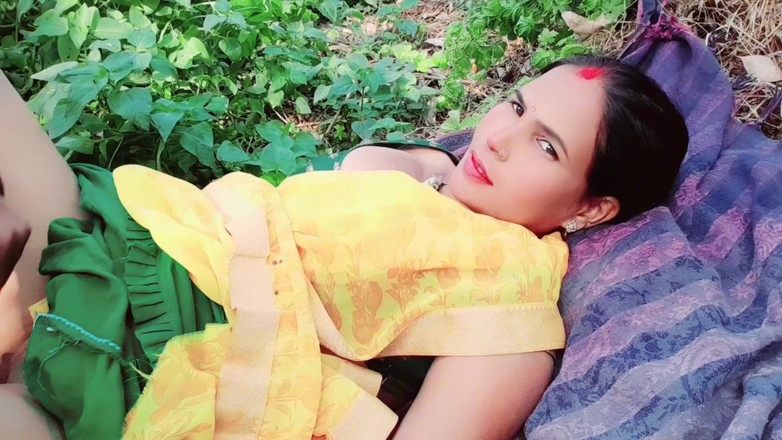 Renudbf: Mangal indický bhabhi v džungli